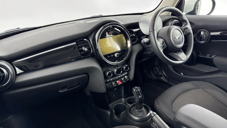 MINI Hatchback 1.5 Cooper Classic Premium 5dr Petrol Hatchback